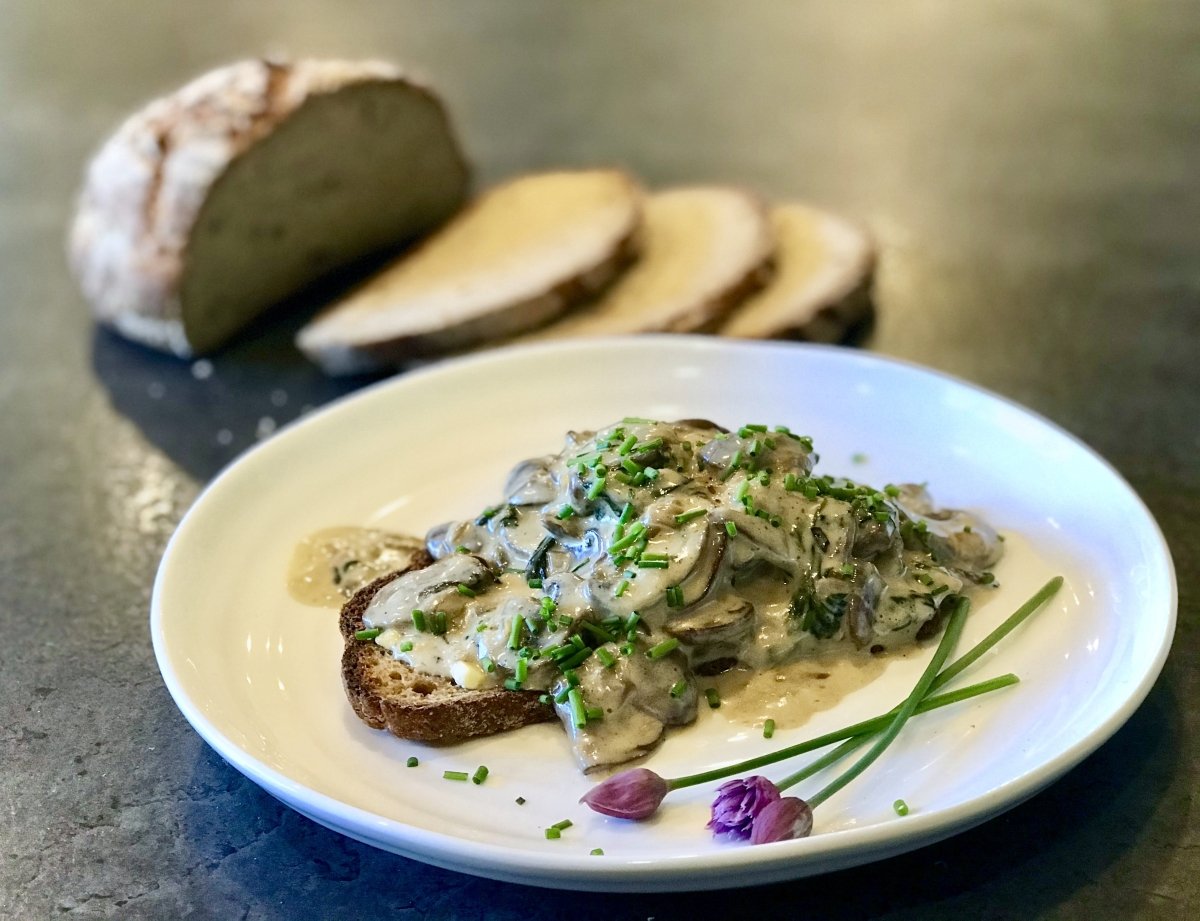 Creamy mushrooms on toast - The bakery by Knife & Fork