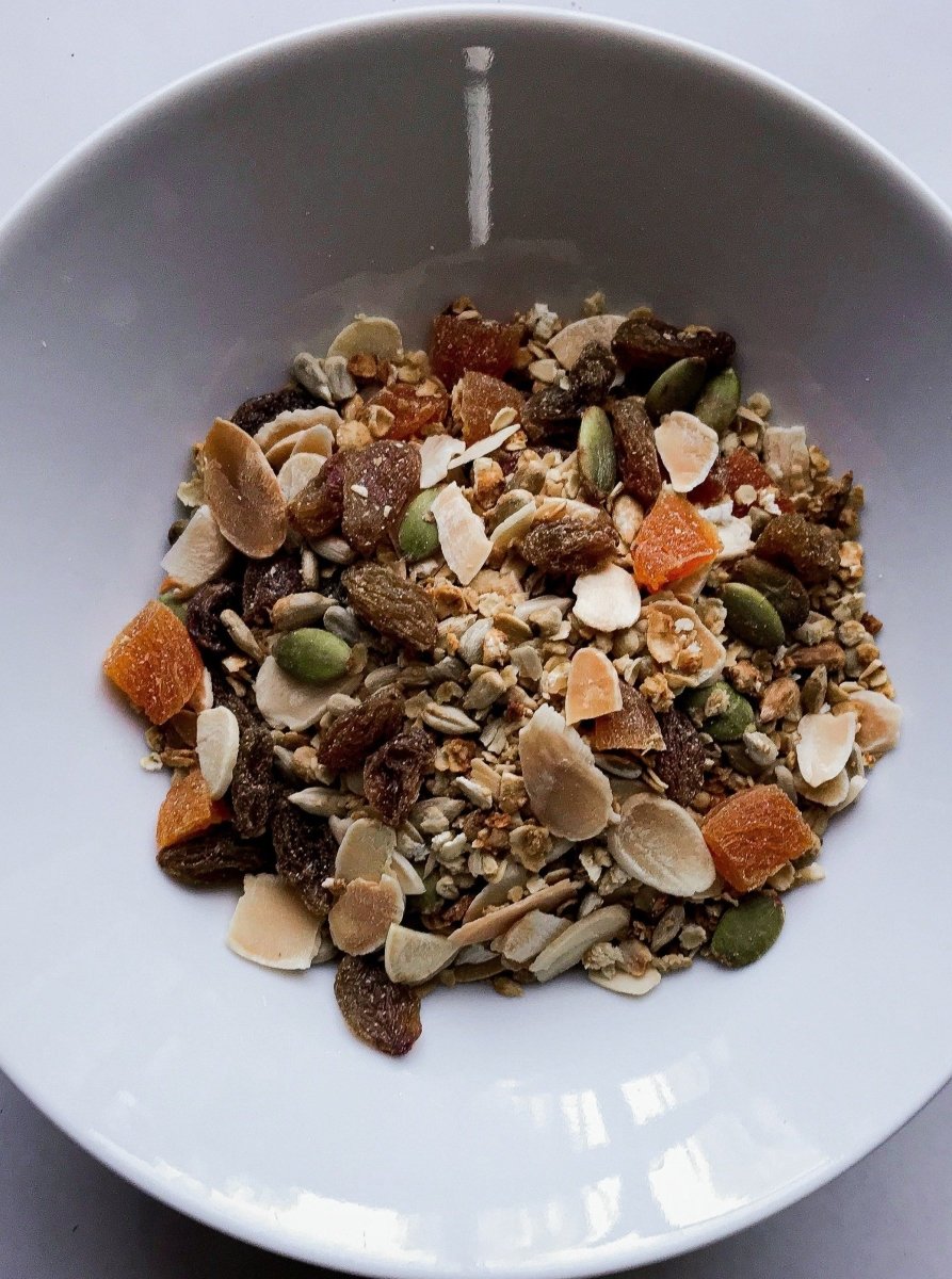 Apricot & almond granola - The bakery by Knife & Fork